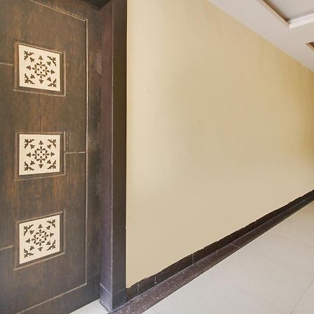Flagship Grand Sandarshini Inn Near Mgbs Bus Station Haiderabad Buitenkant foto