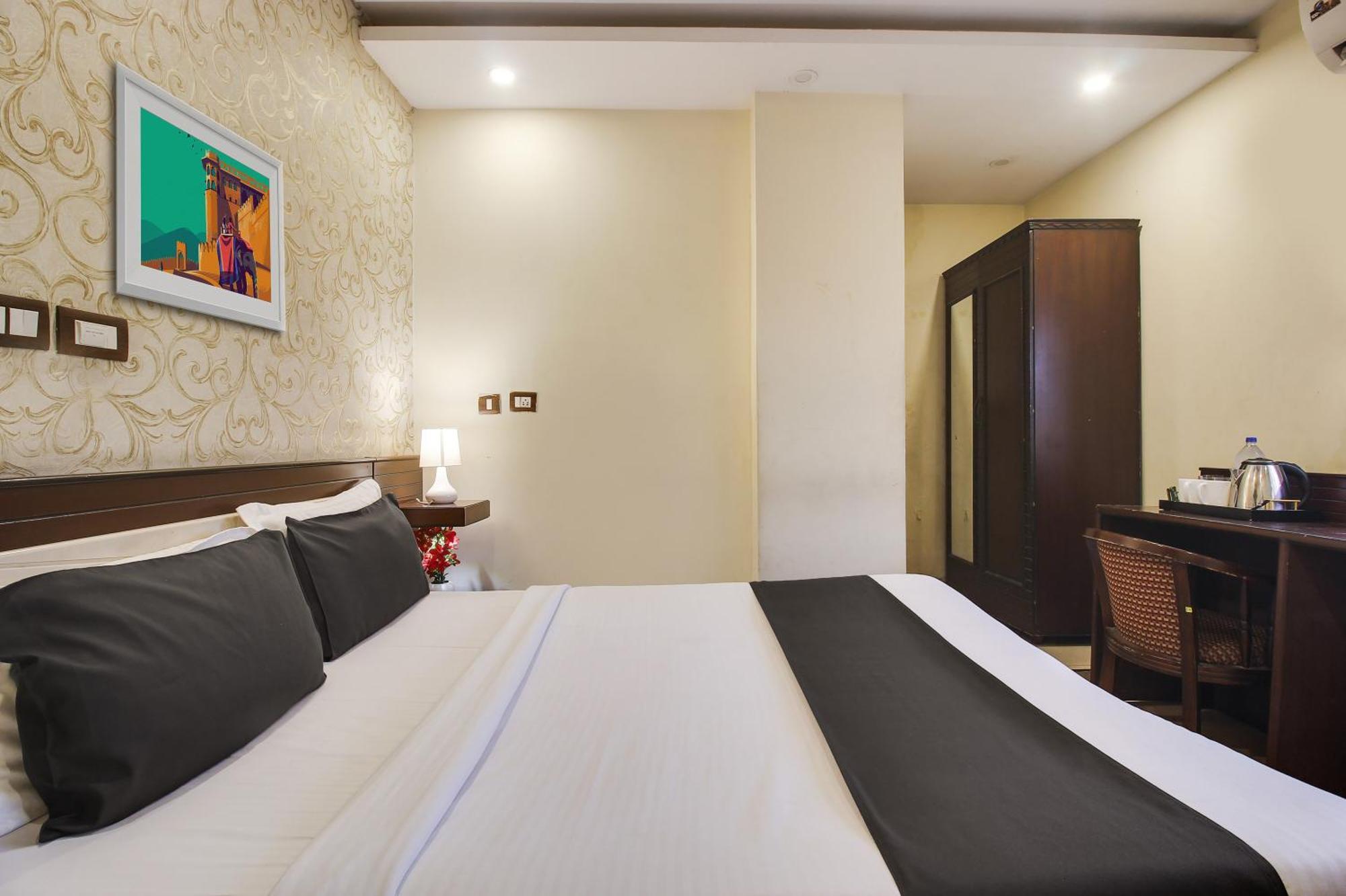 Flagship Grand Sandarshini Inn Near Mgbs Bus Station Haiderabad Buitenkant foto