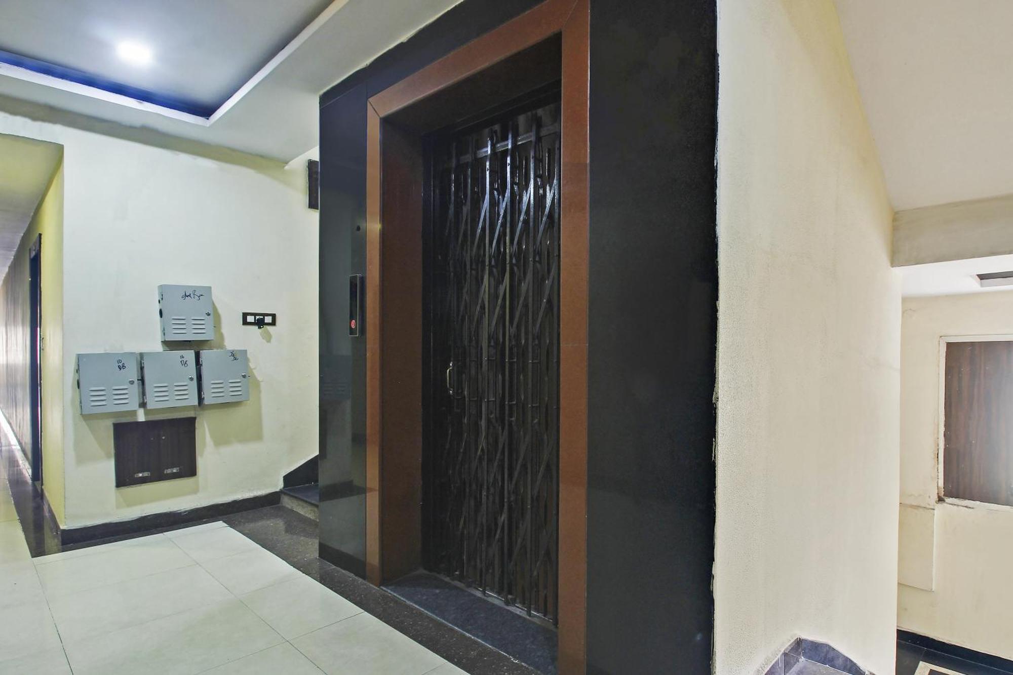 Flagship Grand Sandarshini Inn Near Mgbs Bus Station Haiderabad Buitenkant foto