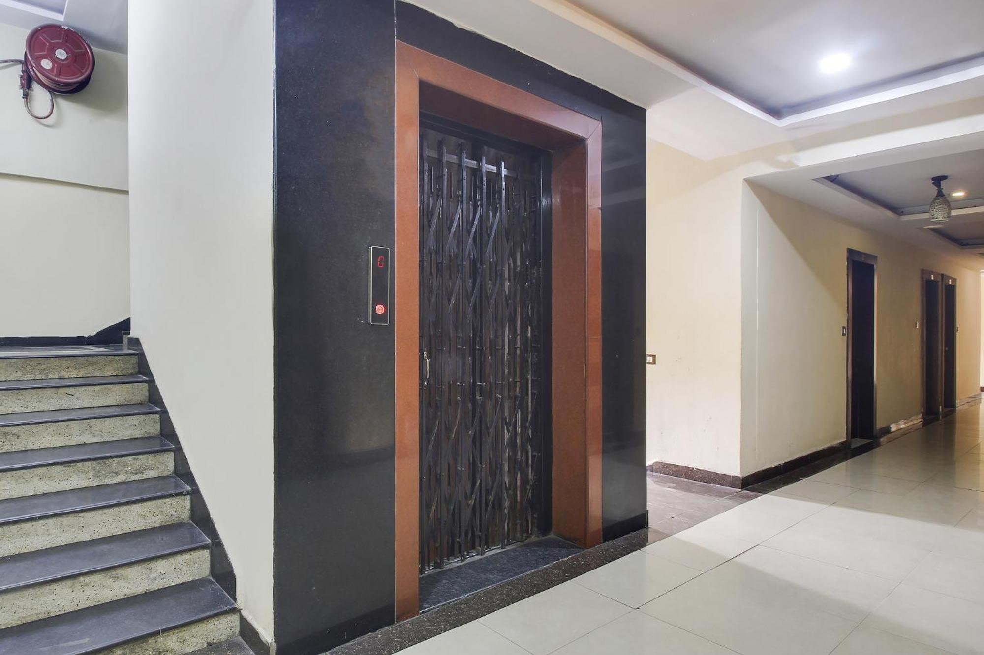 Flagship Grand Sandarshini Inn Near Mgbs Bus Station Haiderabad Buitenkant foto