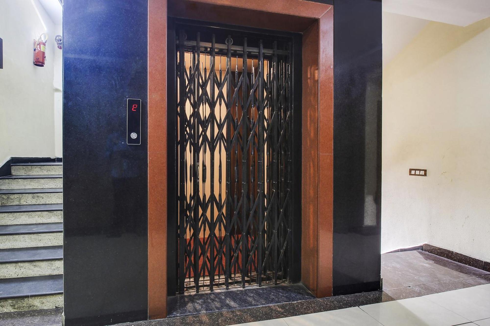 Flagship Grand Sandarshini Inn Near Mgbs Bus Station Haiderabad Buitenkant foto