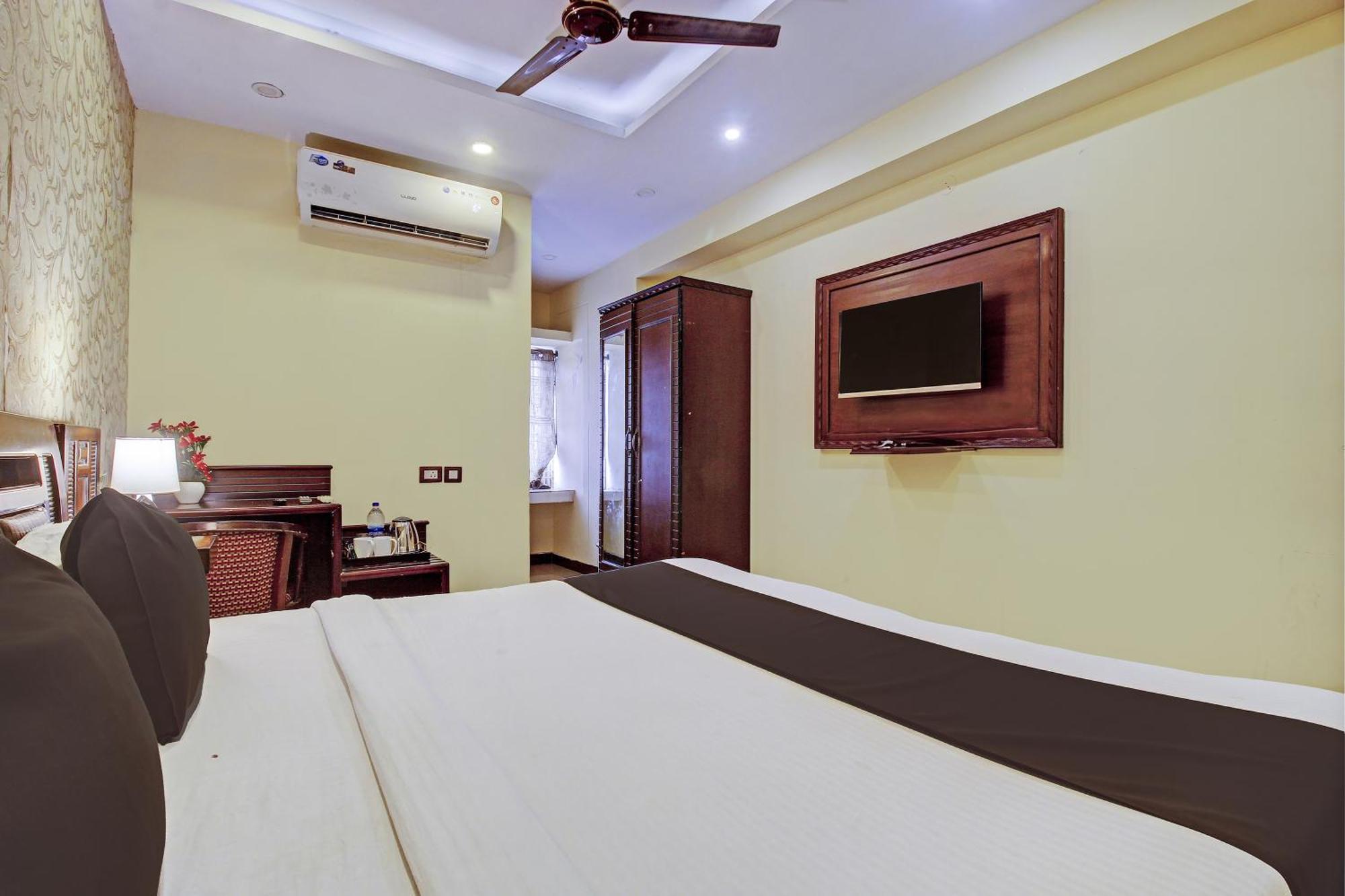 Flagship Grand Sandarshini Inn Near Mgbs Bus Station Haiderabad Buitenkant foto